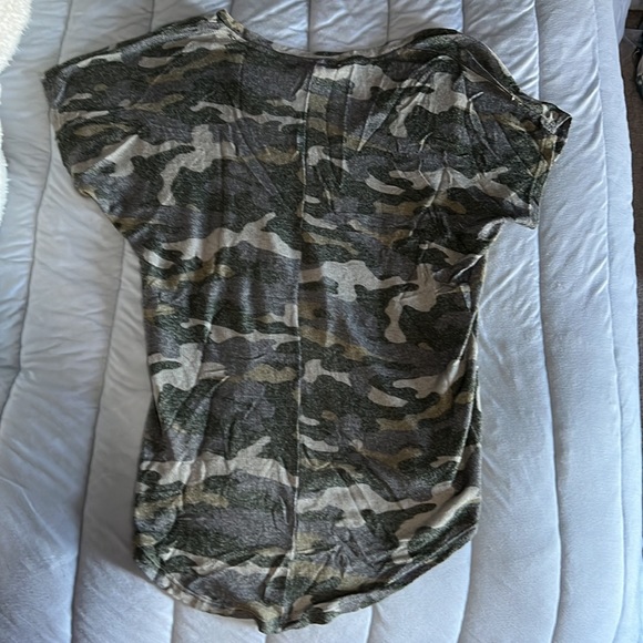 Green Camo Sweater T-Shirt (Small) - Picture 3 of 3